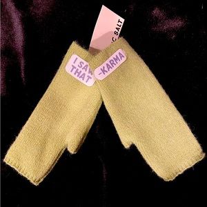 Attic Salt Karma Fingerless Gloves Avocado Green